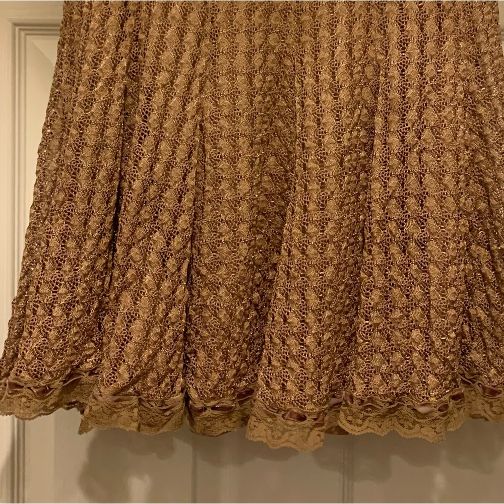 ๐ฅ ๐ฅ ๐ฅ Chic Lace flare Skirt in Tan, Size 6๐ฅ ๐ฅ ๐ฅ - Picture 3 of 4
